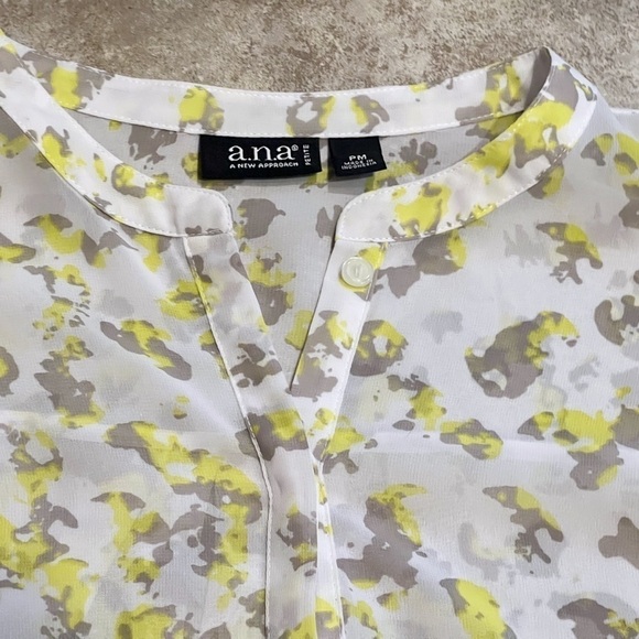 🆕 a.n.a sheer long sleeve pullover button blouse top white yellow medium petite - Picture 6 of 10